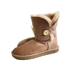 UGG Size 10 BAILEY BUTTON II SHORT CHESTNUT WOMEN BOOT USA Y2K Cuff" Versatility